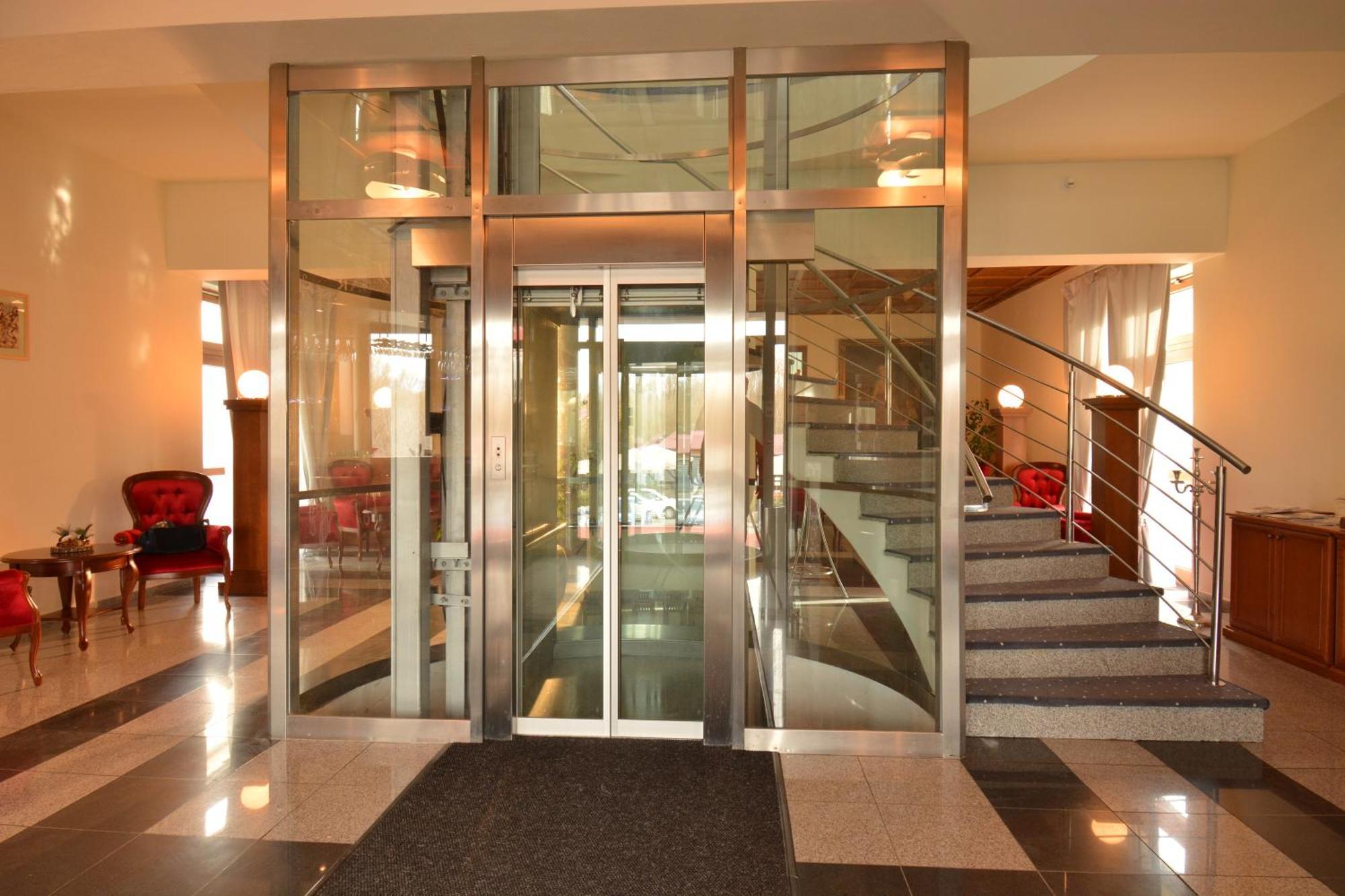 Hotel Hradna Brana Pozsony Kültér fotó