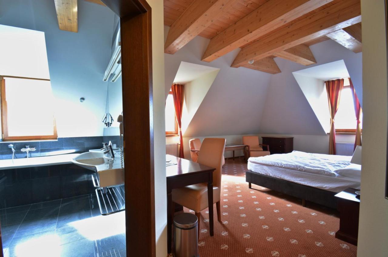 Hotel Hradna Brana Pozsony Kültér fotó